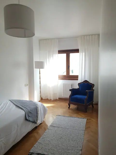 Rincón de lectura del apartamento turístico en Betanzos